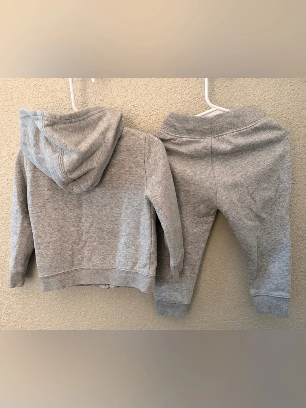 GAP Toddler Girl 2T Matching Grey Zip Hoodie with Pink Logo & Pant Set EUC